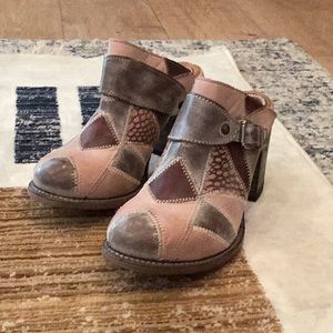 Freebird Beetle Mule Slide.